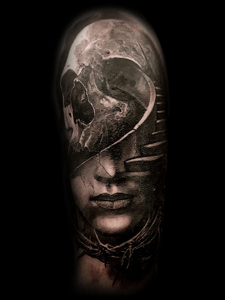 TATTOO · TATTOO ARM · Mann · Realismus · Kris · Surrealismus Skull