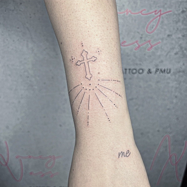 TATTOO · TATTOO ARM · Frau · Dotwork/Linework · Nancy  · dotwork linework